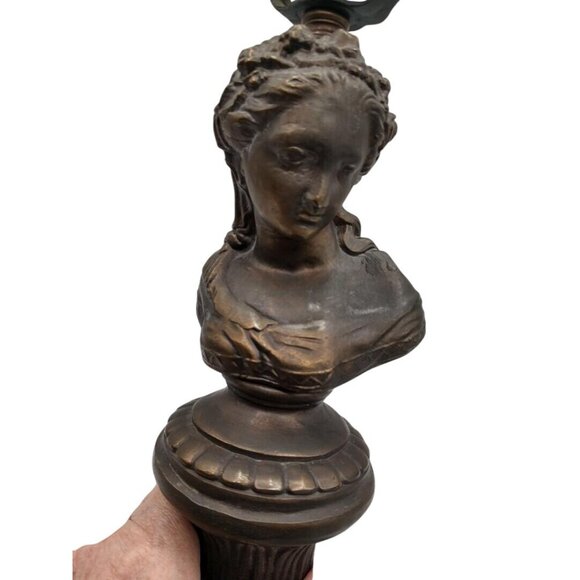 Beautiful Vintage Bronze Bust Table Lamp Featuring Woman Figure & Ornate Base - Picture 2 of 8